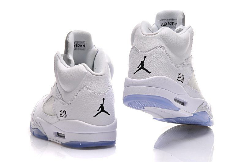Un rétro pour le nike air jordan 5 femme blanche et rouge ... Un rétro pour le nike air jordan 5 femme blanche et rouge ...